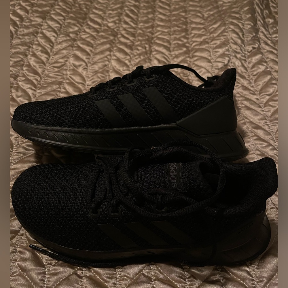 NWT Little Kid Adidas Questar Flow Nxt Running Shoe